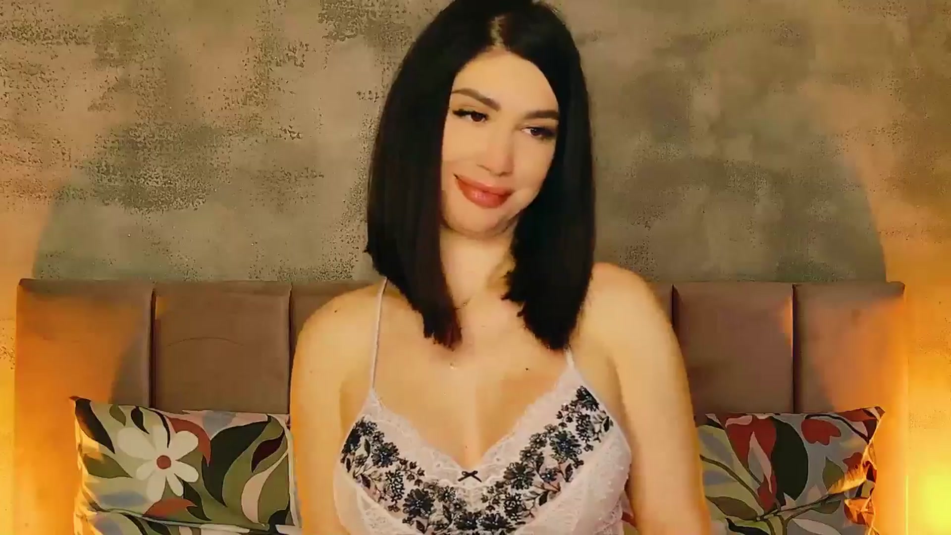Gallery image thumbnail from AllisonDesire's myfreecams stream on, 11/22/2024, 17:43 image 11 of 20