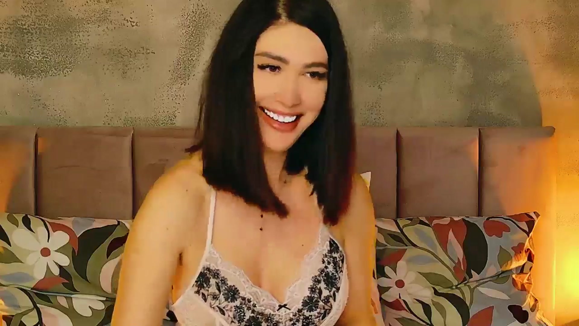 Gallery image thumbnail from AllisonDesire's myfreecams stream on, 11/22/2024, 21:04 image 9 of 20