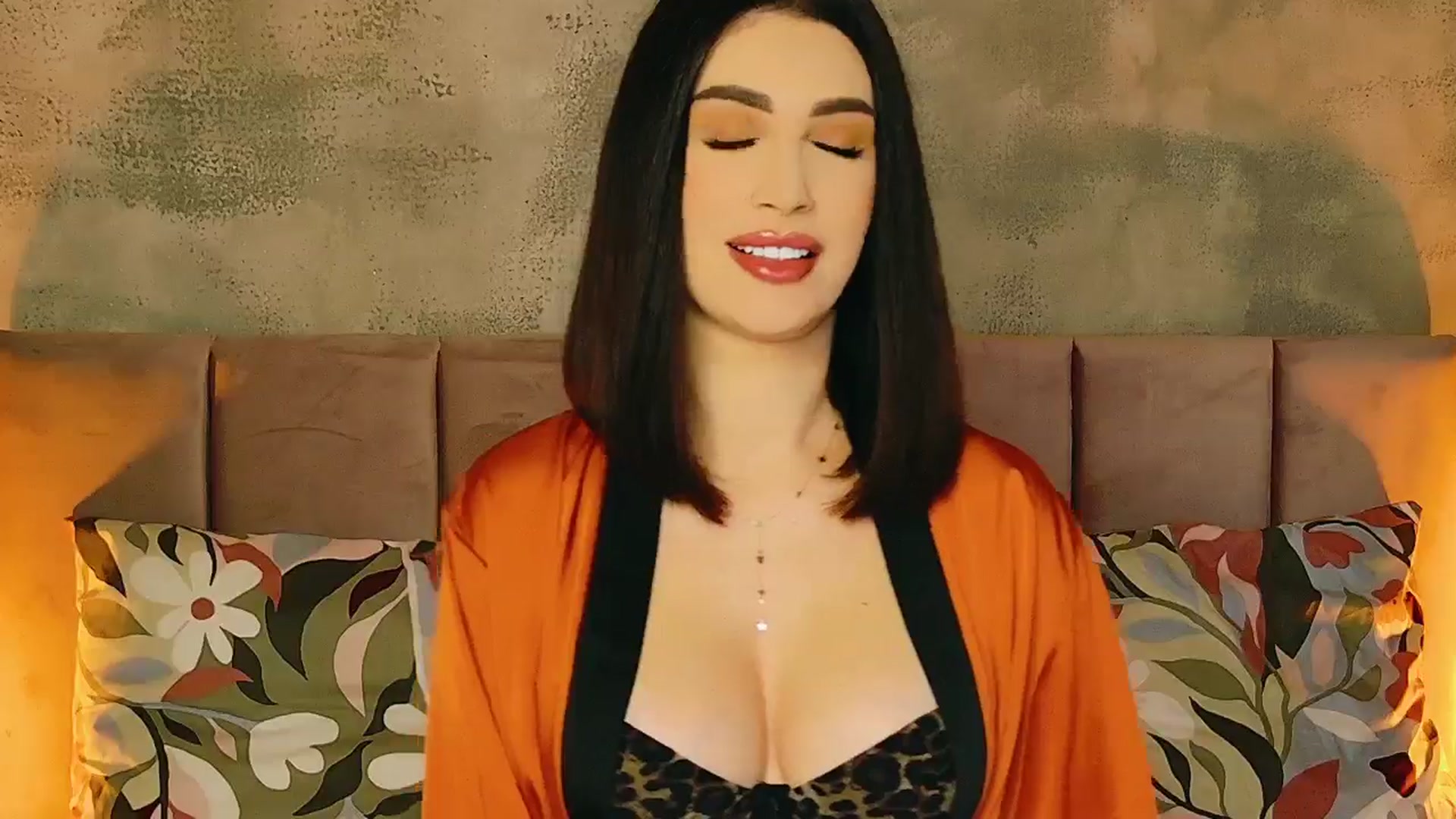 Gallery image thumbnail from AllisonDesire's myfreecams stream on, 11/23/2024, 17:26 image 7 of 20