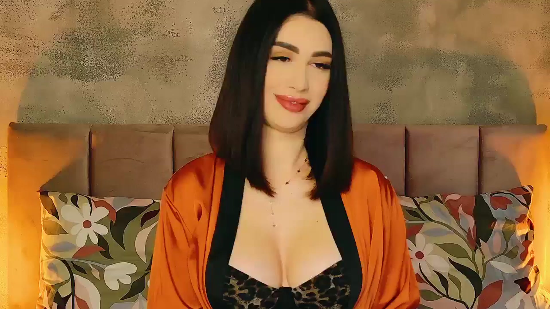 Gallery image thumbnail from AllisonDesire's myfreecams stream on, 11/23/2024, 17:26 image 13 of 20