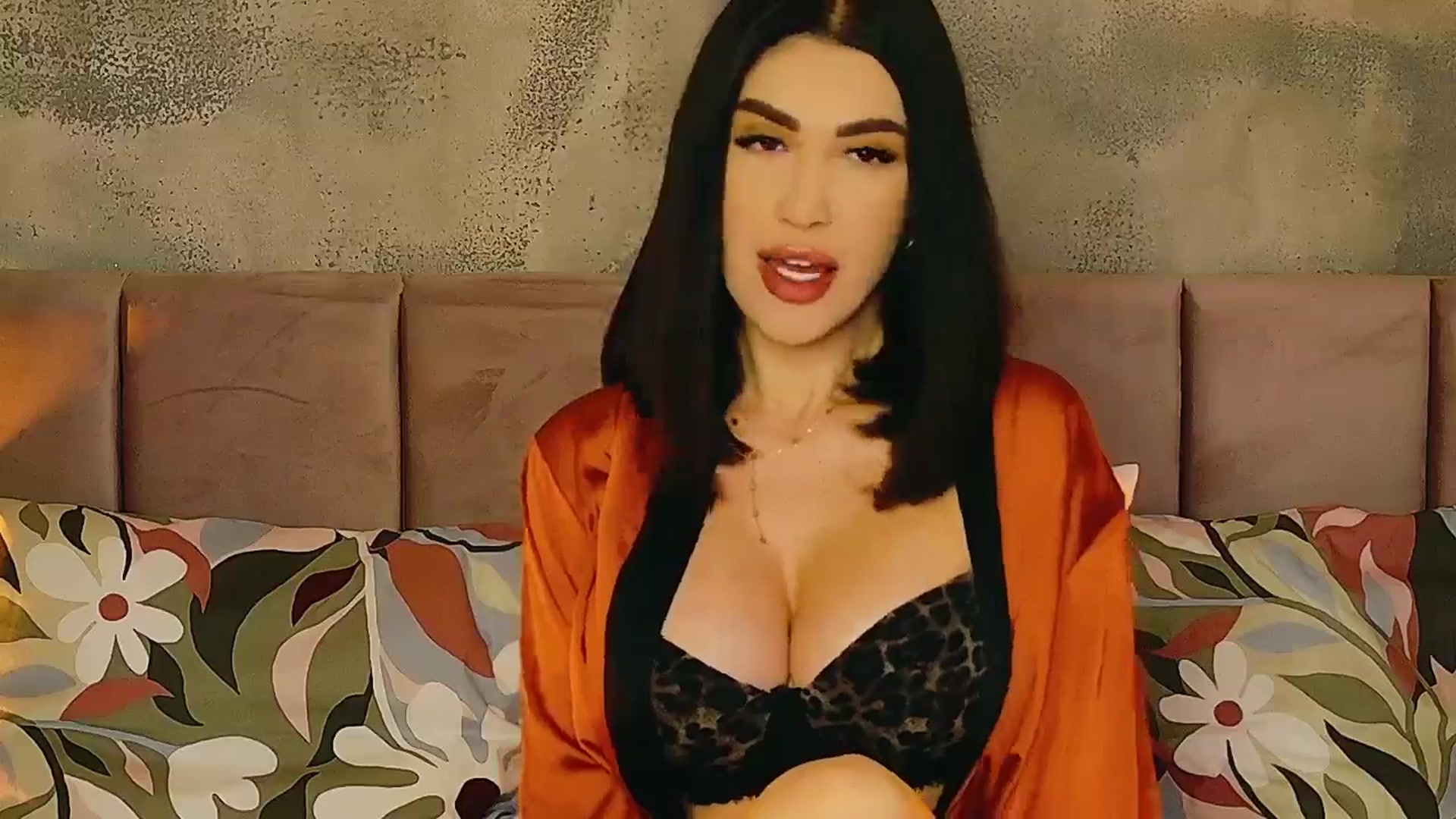 Gallery image thumbnail from AllisonDesire's myfreecams stream on, 11/23/2024, 20:42 image 8 of 20