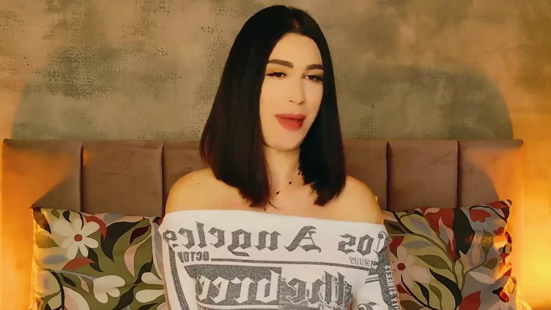 Gallery image thumbnail from AllisonDesire's myfreecams stream on, 11/25/2024, 20:59 image 14 of 20