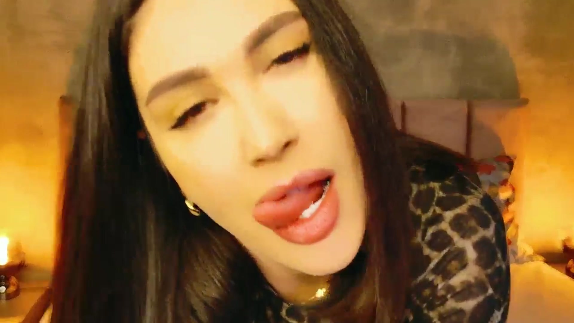 Gallery image thumbnail from AllisonDesire's myfreecams stream on, 11/27/2024, 19:40 image 16 of 20