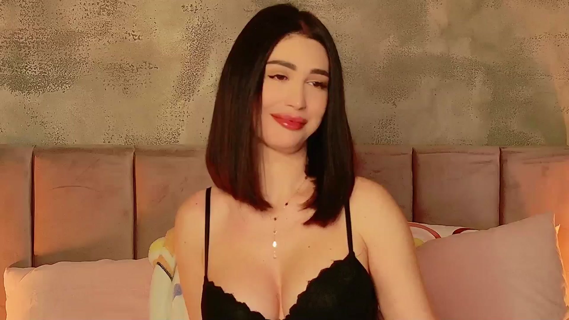 Gallery image thumbnail from AllisonDesire's myfreecams stream on, 12/11/2024, 22:33 image 10 of 20