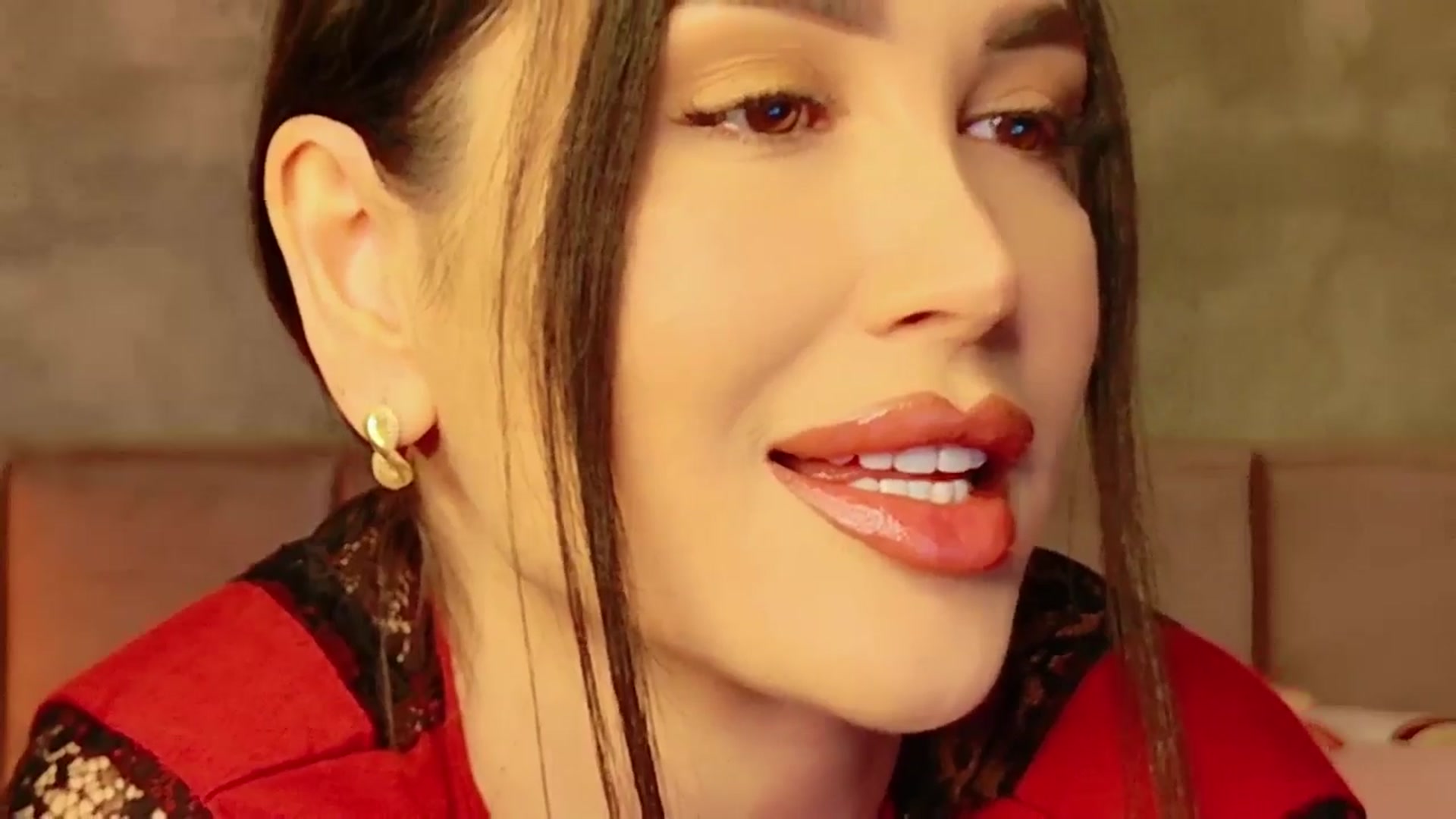 Gallery image thumbnail from AllisonDesire's myfreecams stream on, 12/13/2024, 17:47 image 8 of 20