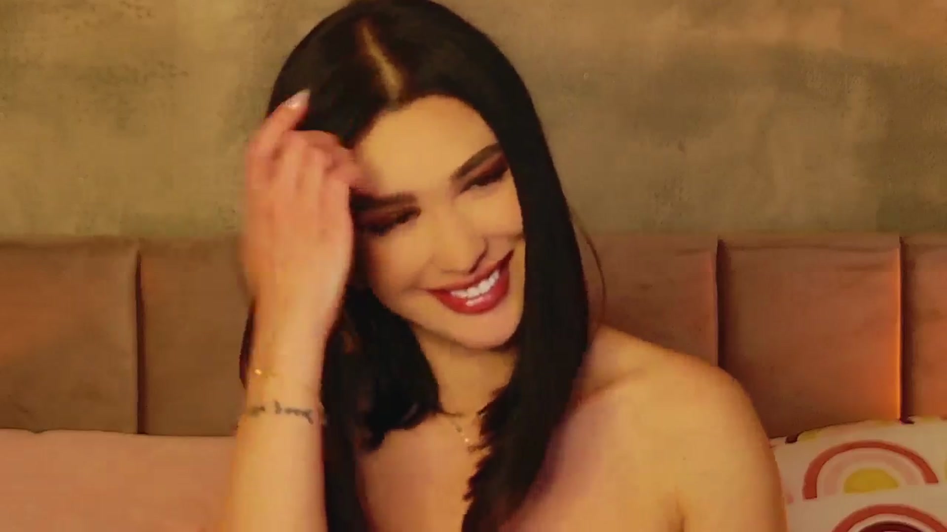 Gallery image thumbnail from AllisonDesire's myfreecams stream on, 01/10/2025, 22:10 image 5 of 20