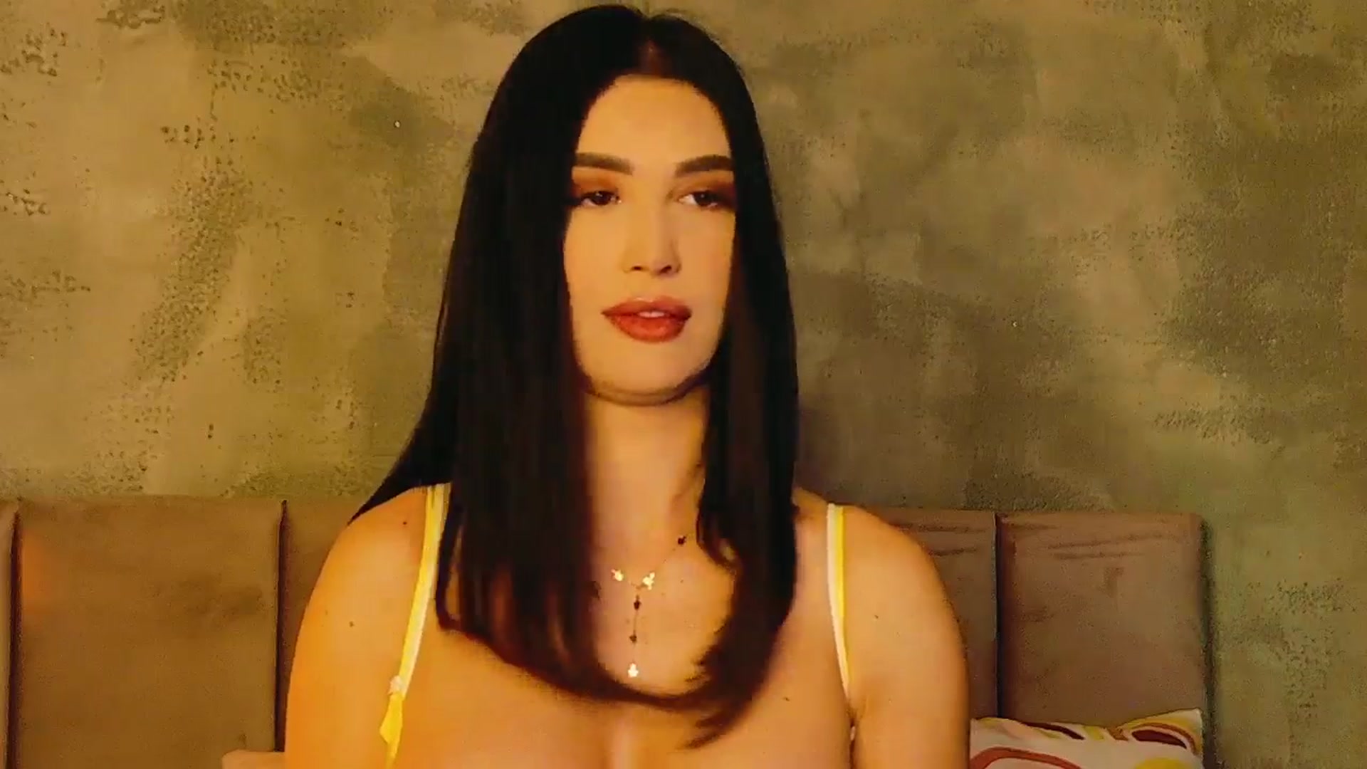 Gallery image thumbnail from AllisonDesire's myfreecams stream on, 01/15/2025, 22:27 image 12 of 20