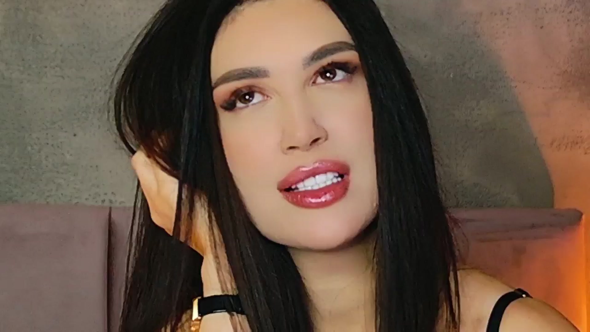 Gallery image thumbnail from AllisonDesire's myfreecams stream on, 01/16/2025, 21:18 image 18 of 20