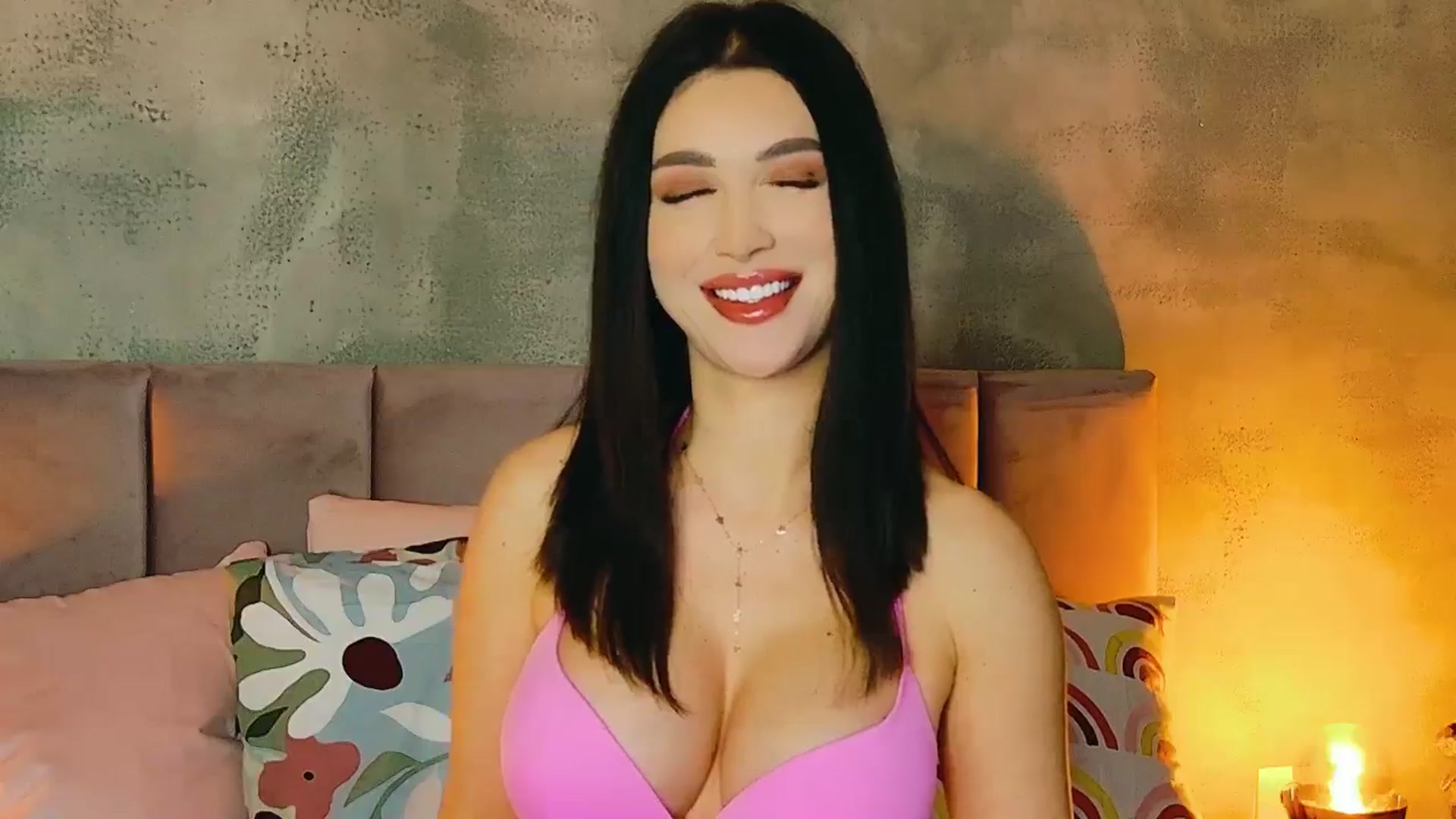 Gallery image thumbnail from AllisonDesire's myfreecams stream on, 01/17/2025, 21:55 image 2 of 20