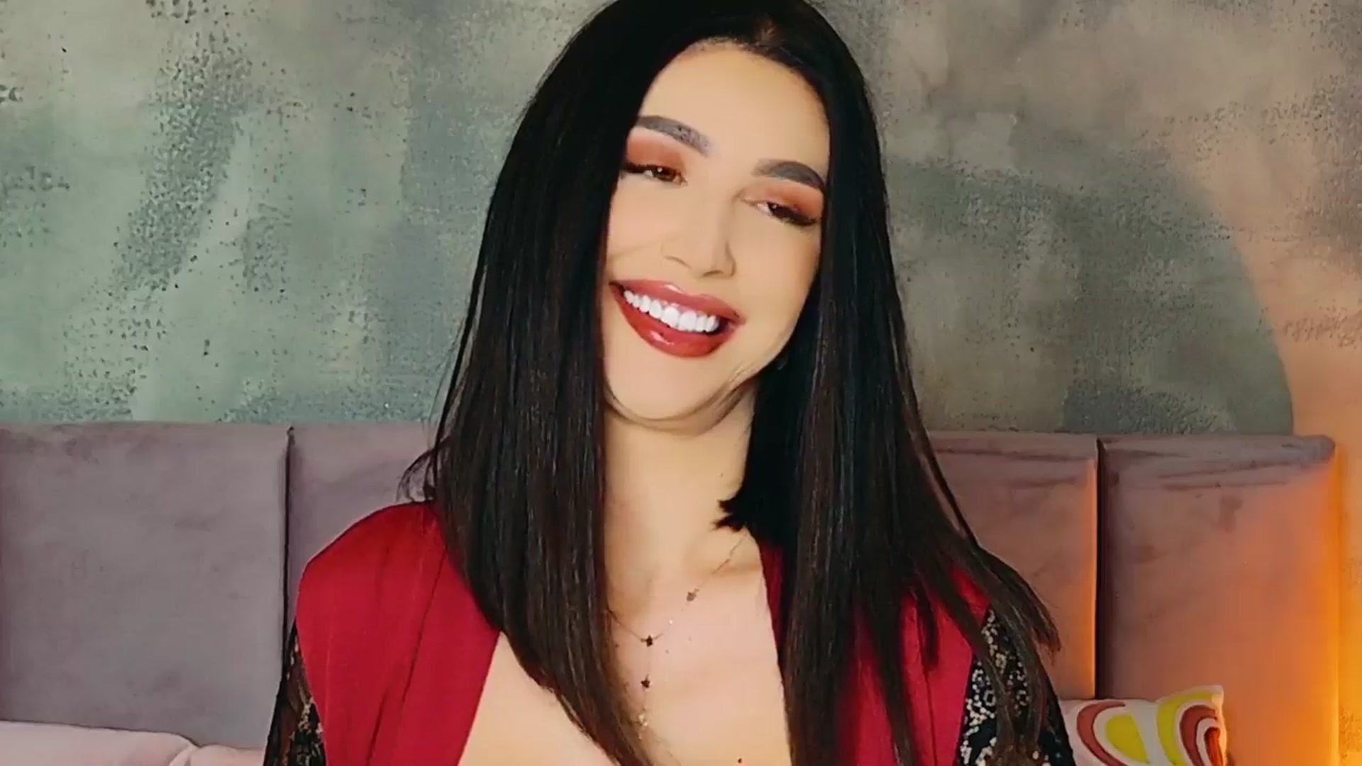 Gallery image thumbnail from AllisonDesire's myfreecams stream on, 01/18/2025, 19:34 image 17 of 20