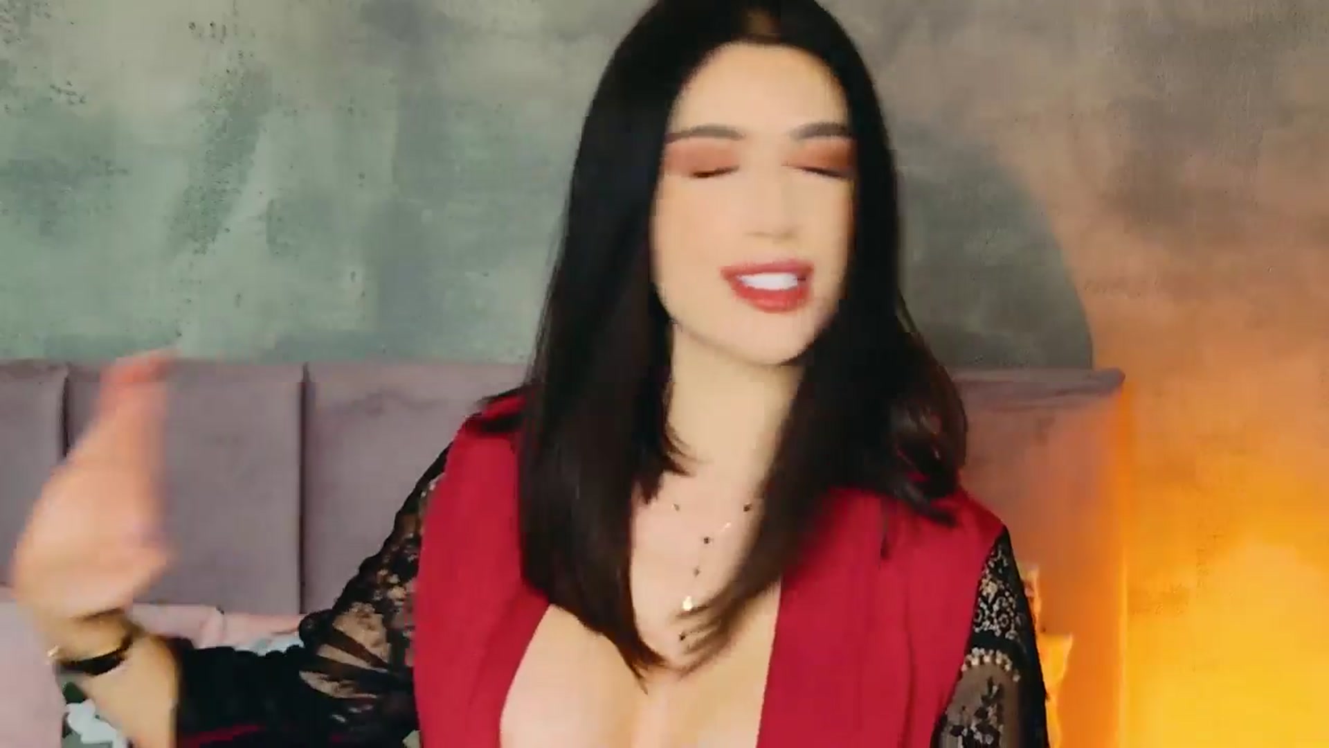 Gallery image thumbnail from AllisonDesire's myfreecams stream on, 01/18/2025, 19:34 image 13 of 20