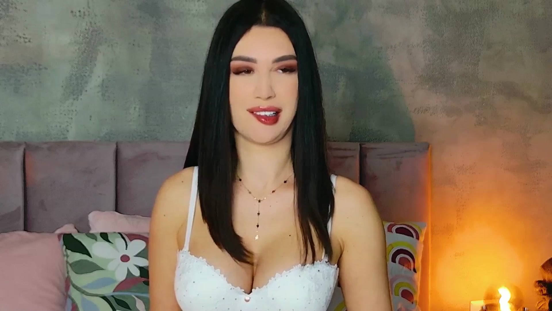Gallery image thumbnail from AllisonDesire's myfreecams stream on, 01/20/2025, 20:29 image 4 of 20
