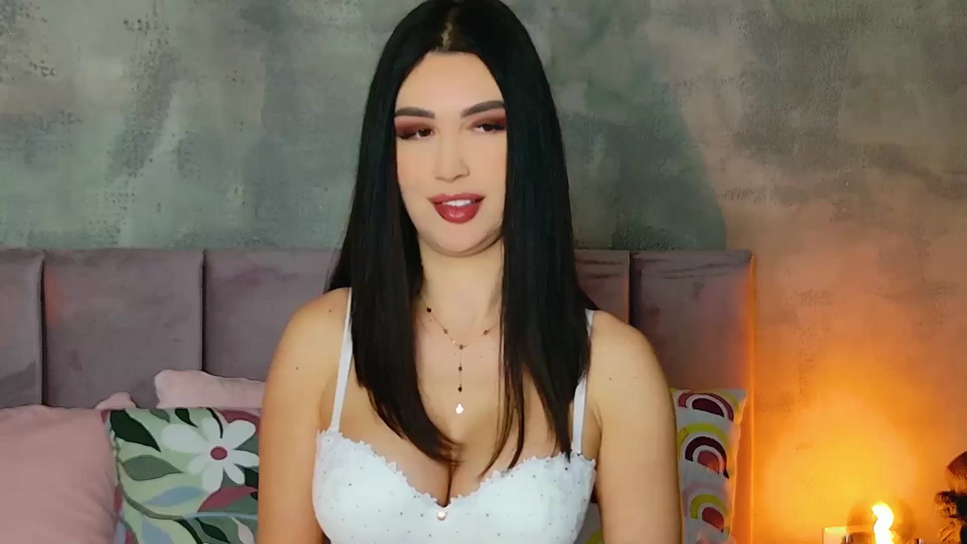 Gallery image thumbnail from AllisonDesire's myfreecams stream on, 01/20/2025, 20:29 image 1 of 20