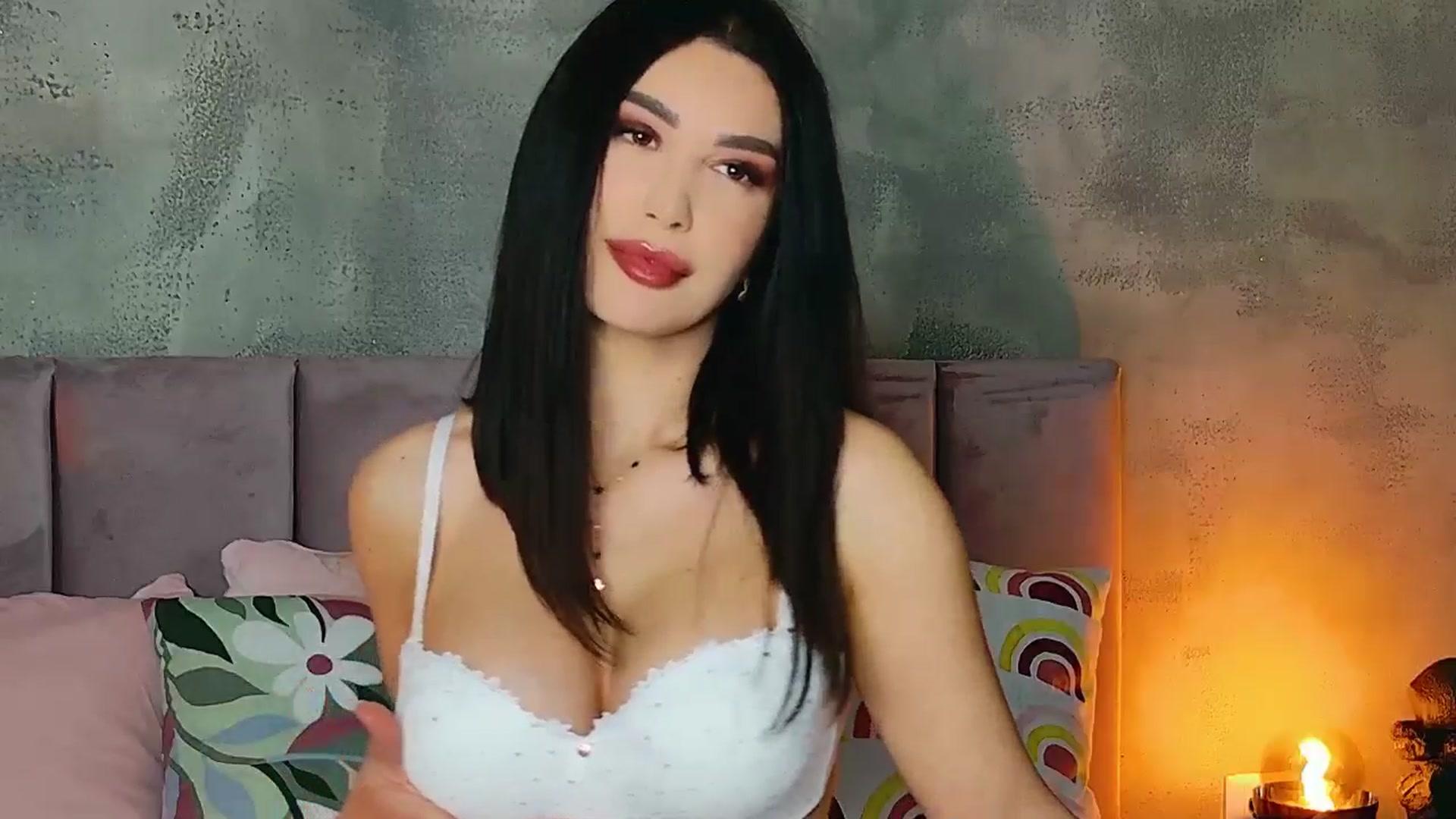 Gallery image thumbnail from AllisonDesire's myfreecams stream on, 01/20/2025, 20:29 image 10 of 20