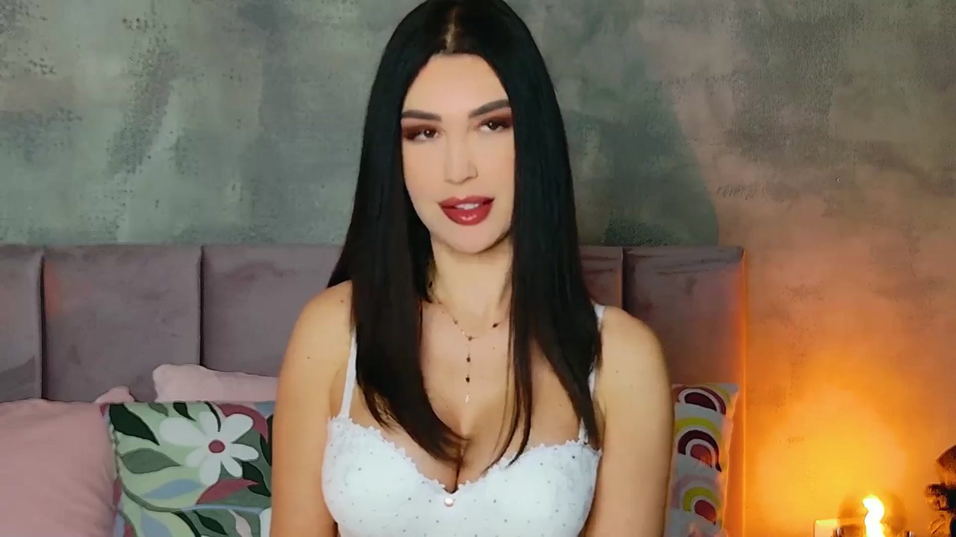 Gallery image thumbnail from AllisonDesire's myfreecams stream on, 01/20/2025, 20:29 image 2 of 20