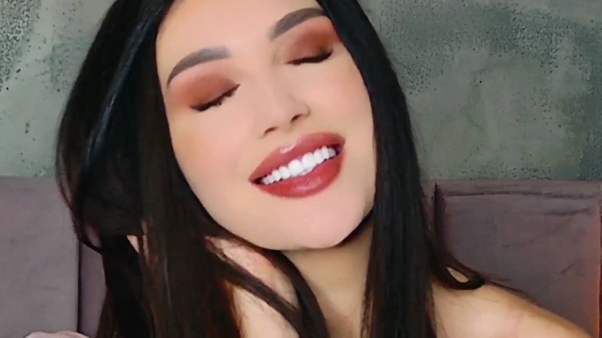 Gallery image thumbnail from AllisonDesire's myfreecams stream on, 01/20/2025, 20:29 image 17 of 20