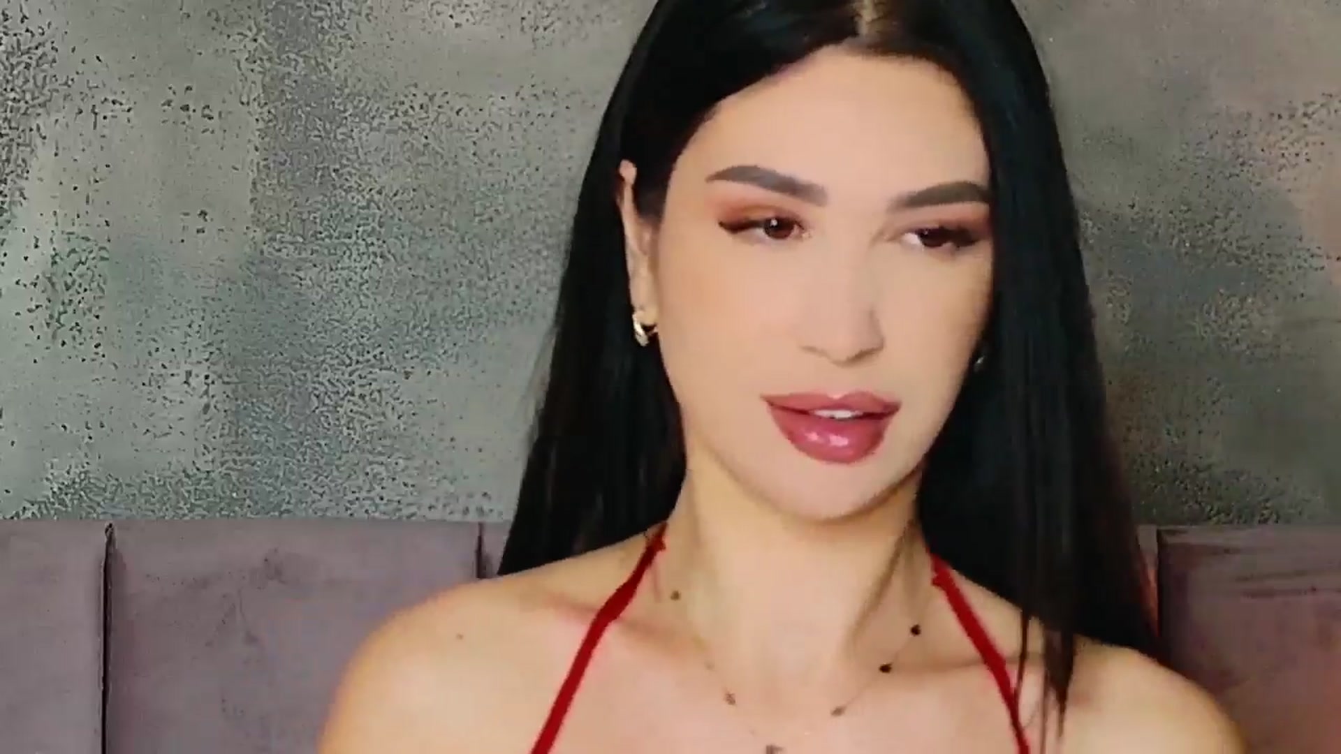Gallery image thumbnail from AllisonDesire's myfreecams stream on, 01/21/2025, 21:30 image 15 of 20