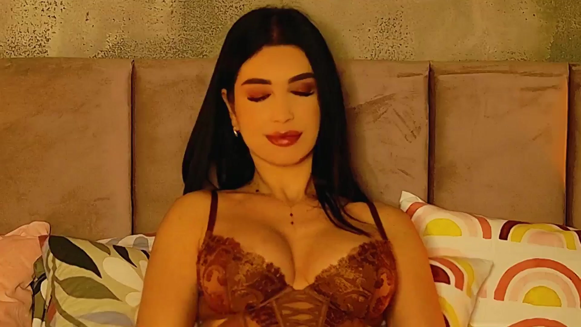 Gallery image thumbnail from AllisonDesire's myfreecams stream on, 01/22/2025, 21:44 image 20 of 20