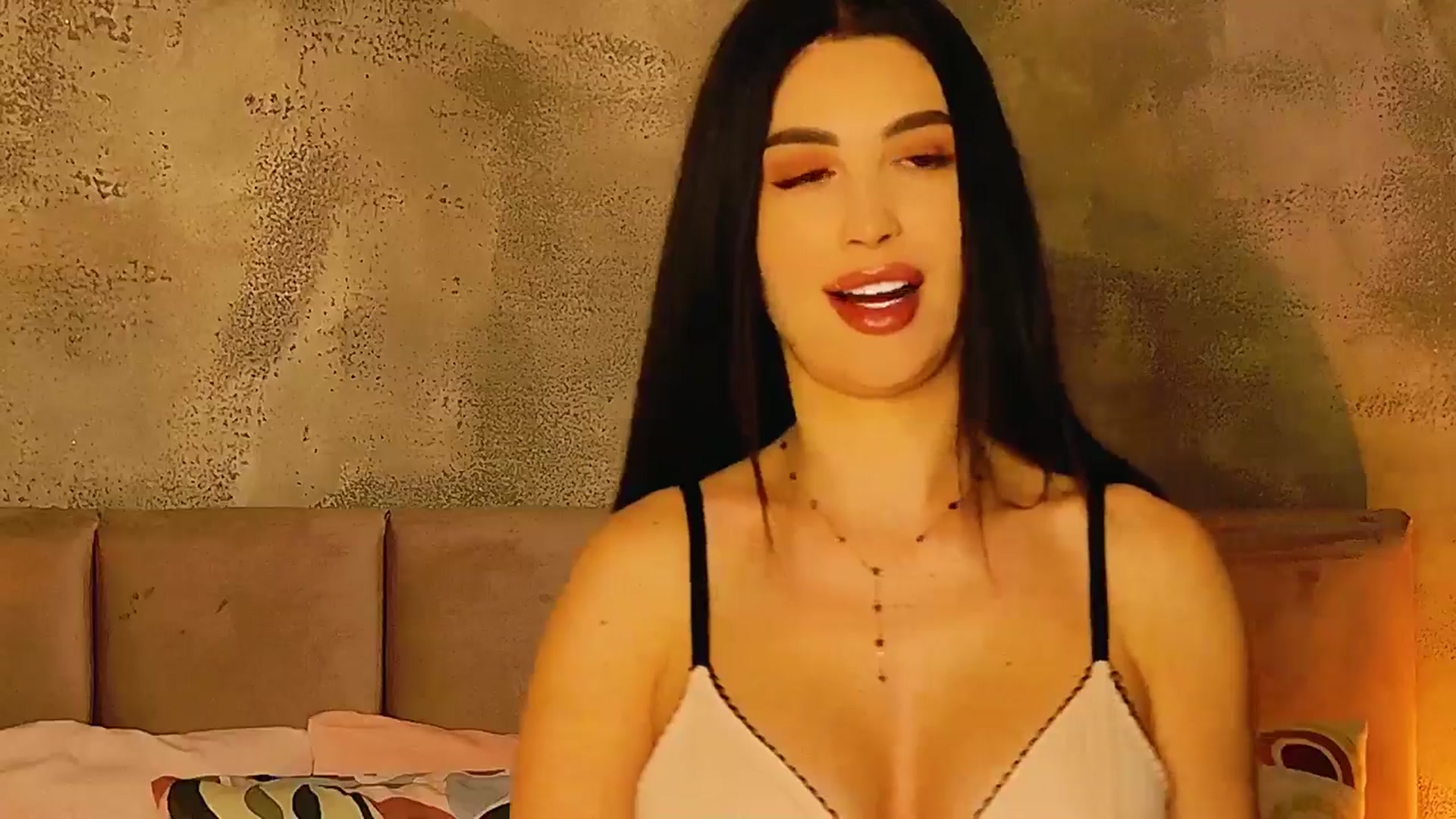 Gallery image thumbnail from AllisonDesire's myfreecams stream on, 01/23/2025, 18:59 image 3 of 20