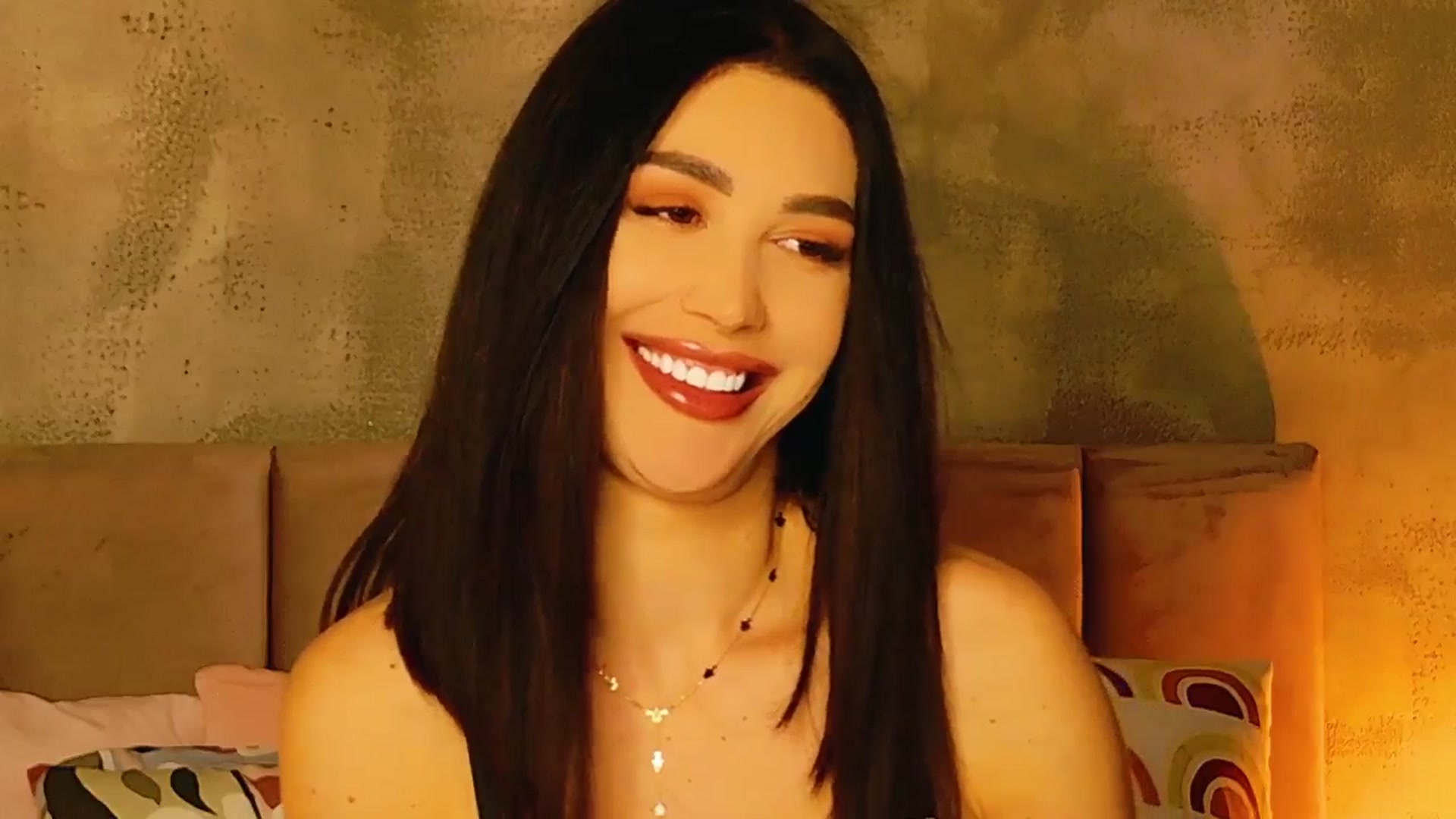Gallery image thumbnail from AllisonDesire's myfreecams stream on, 01/23/2025, 19:49 image 18 of 20