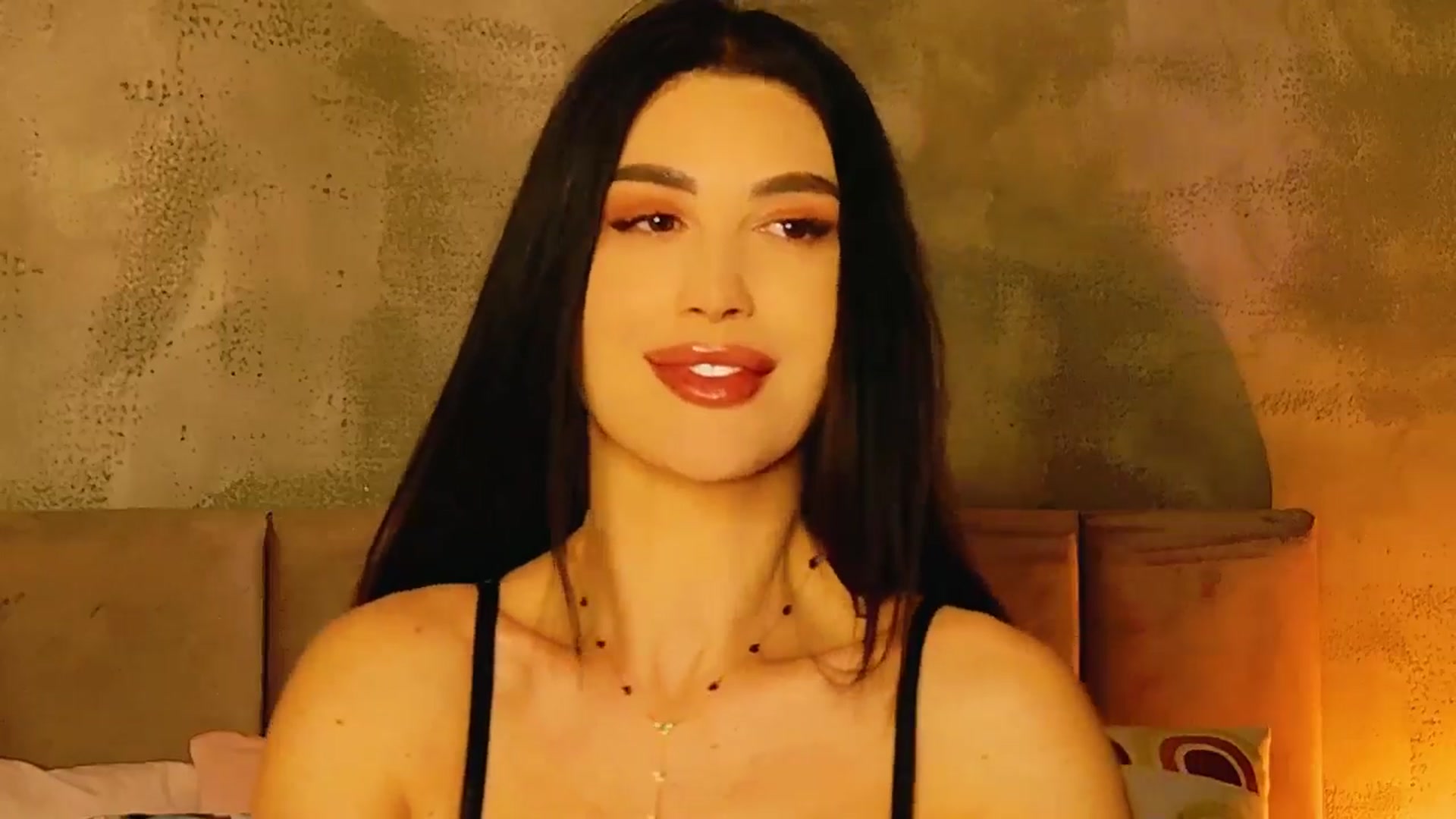 Gallery image thumbnail from AllisonDesire's myfreecams stream on, 01/23/2025, 19:49 image 17 of 20