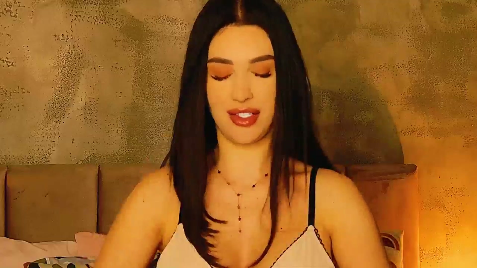 Gallery image thumbnail from AllisonDesire's myfreecams stream on, 01/23/2025, 19:49 image 16 of 20