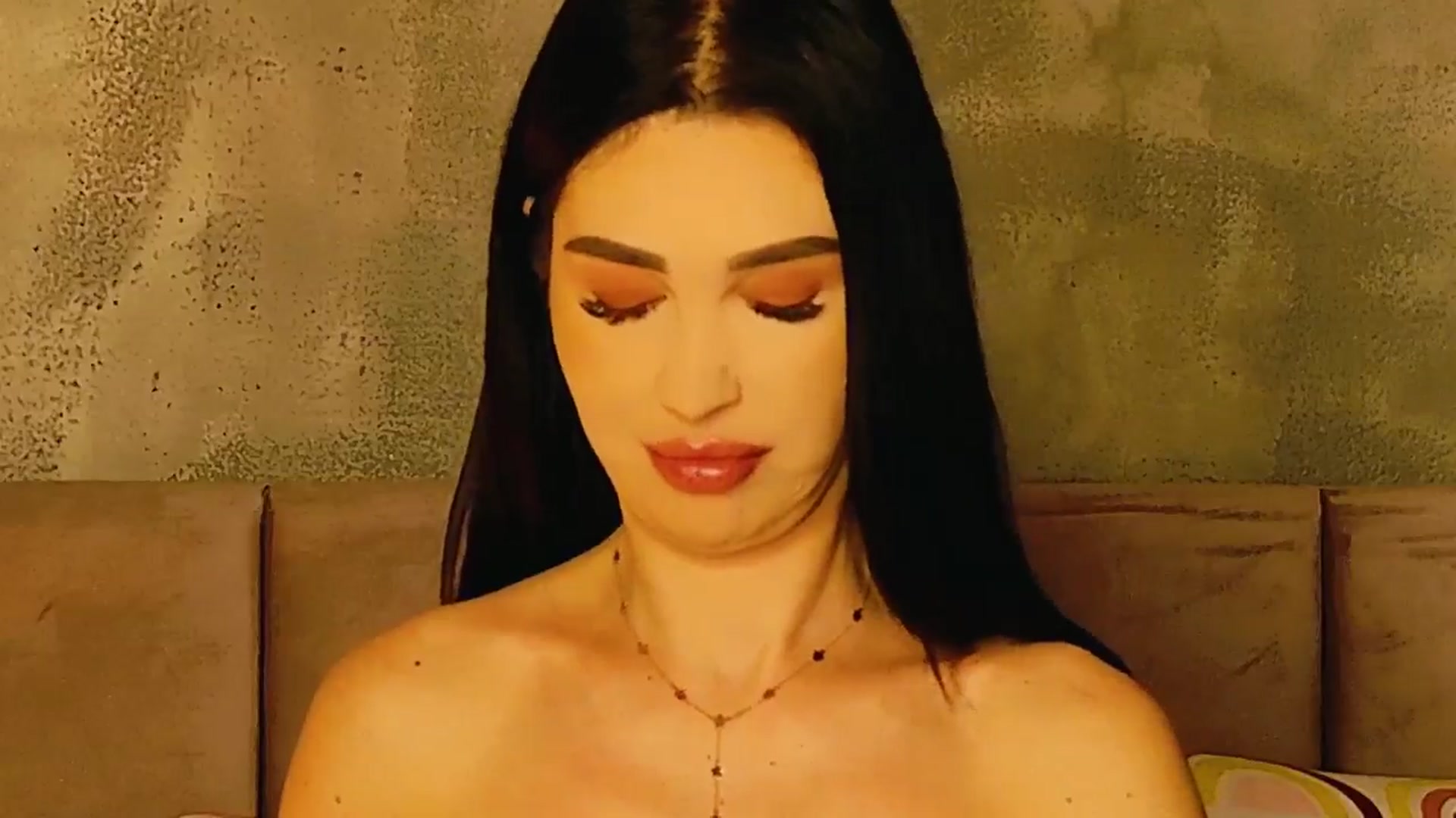 Gallery image thumbnail from AllisonDesire's myfreecams stream on, 01/24/2025, 20:03 image 19 of 20