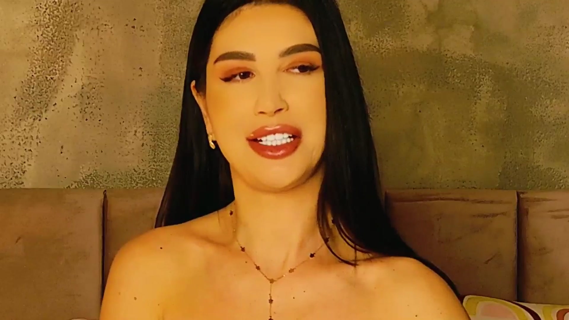 Gallery image thumbnail from AllisonDesire's myfreecams stream on, 01/24/2025, 20:03 image 15 of 20