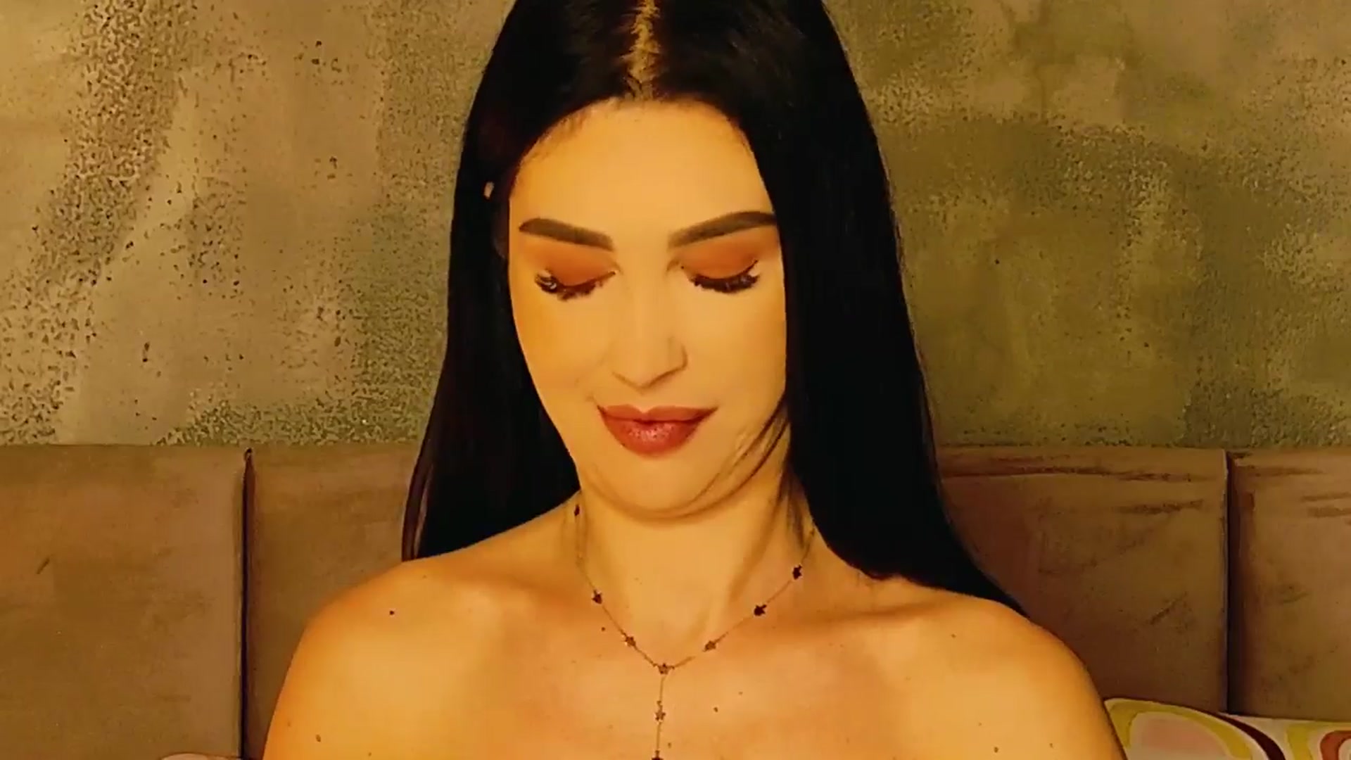 Gallery image thumbnail from AllisonDesire's myfreecams stream on, 01/24/2025, 20:03 image 17 of 20