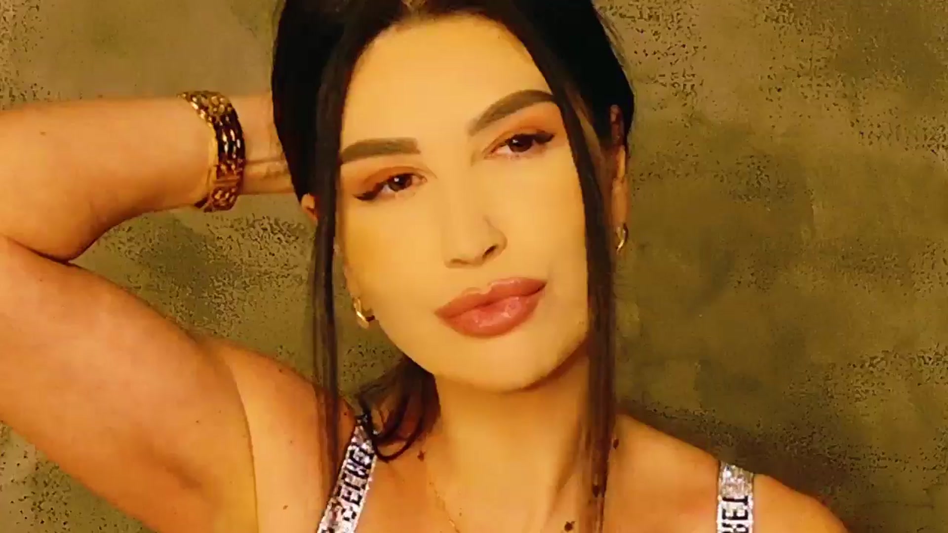 Gallery image thumbnail from AllisonDesire's myfreecams stream on, 01/24/2025, 22:14 image 15 of 20