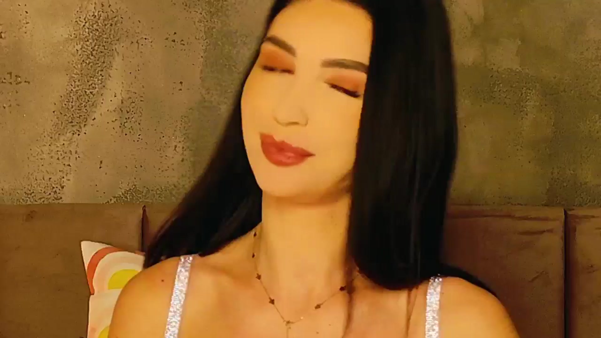 Gallery image thumbnail from AllisonDesire's myfreecams stream on, 01/25/2025, 21:19 image 19 of 20