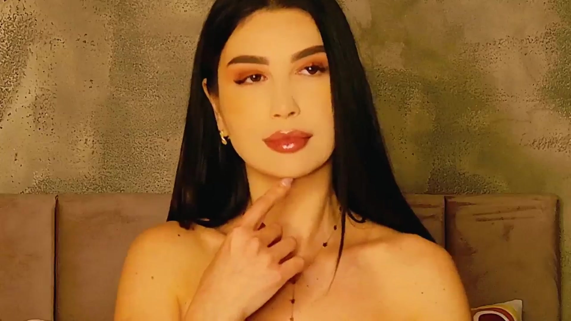 Gallery image thumbnail from AllisonDesire's myfreecams stream on, 01/26/2025, 21:07 image 19 of 20