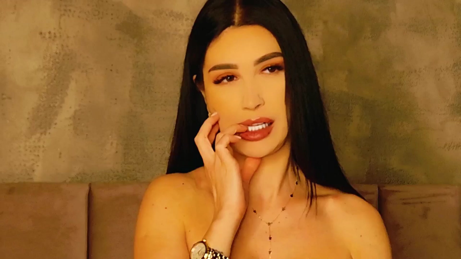 Gallery image thumbnail from AllisonDesire's myfreecams stream on, 01/28/2025, 20:01 image 20 of 20