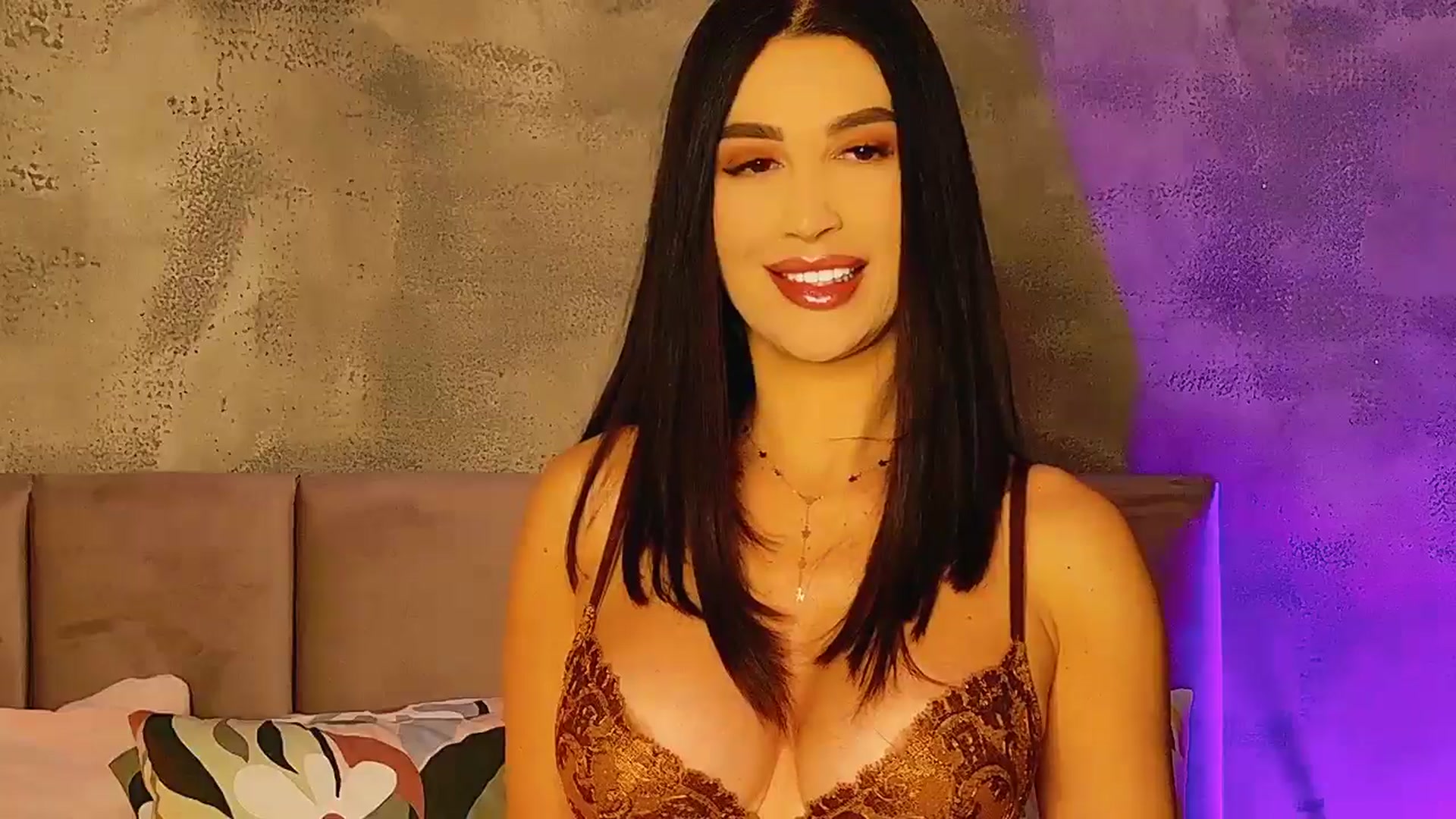 Gallery image thumbnail from AllisonDesire's myfreecams stream on, 02/07/2025, 17:34 image 18 of 20