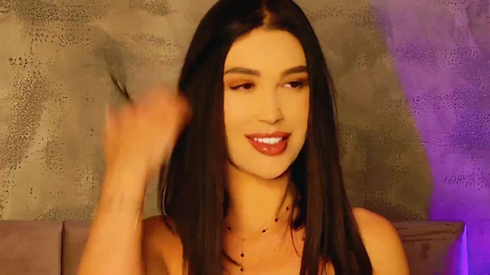 Gallery image thumbnail from AllisonDesire's myfreecams stream on, 02/07/2025, 20:38 image 10 of 20