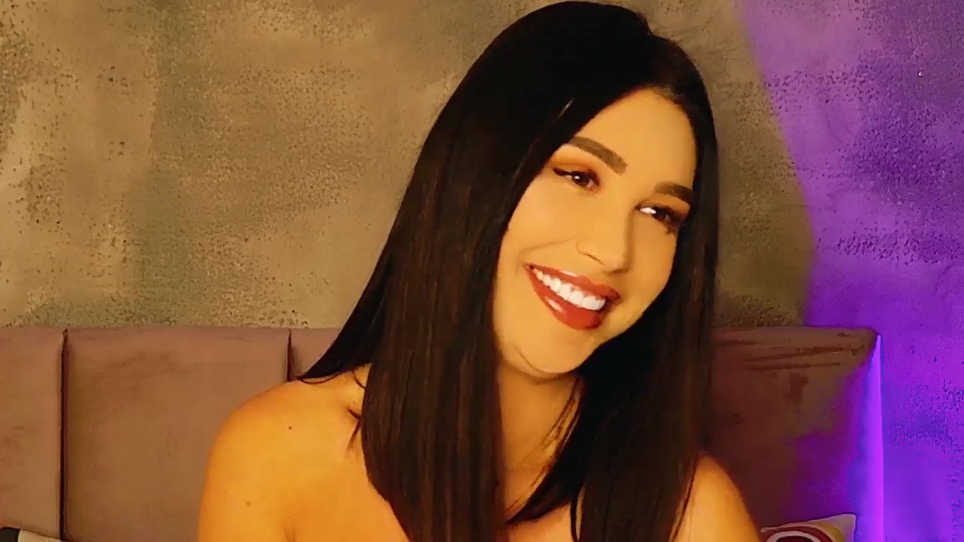 Gallery image thumbnail from AllisonDesire's myfreecams stream on, 02/07/2025, 21:47 image 16 of 20