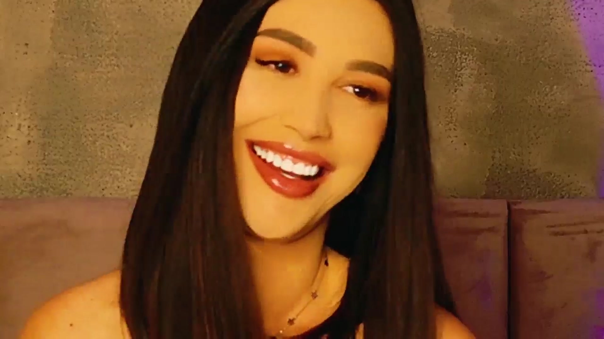 Gallery image thumbnail from AllisonDesire's myfreecams stream on, 02/07/2025, 21:47 image 4 of 20