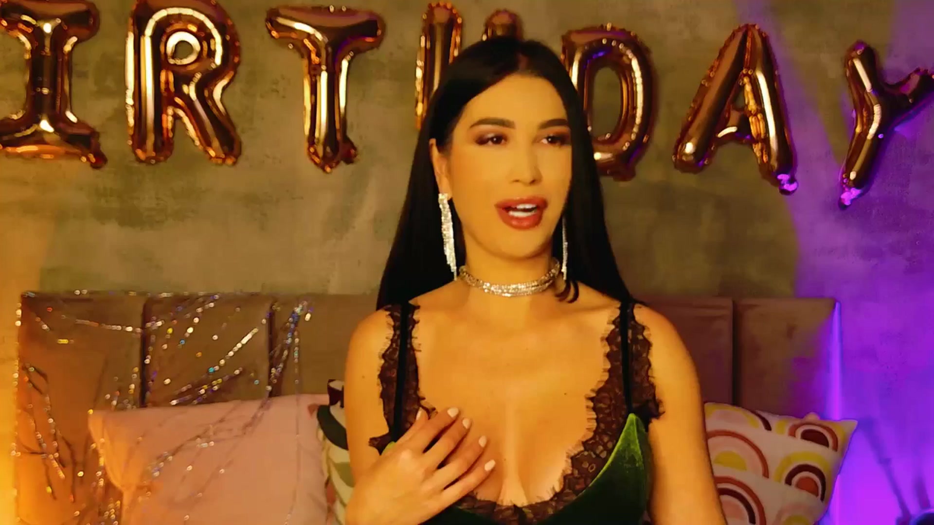 Gallery image thumbnail from AllisonDesire's myfreecams stream on, 02/08/2025, 22:00 image 12 of 20