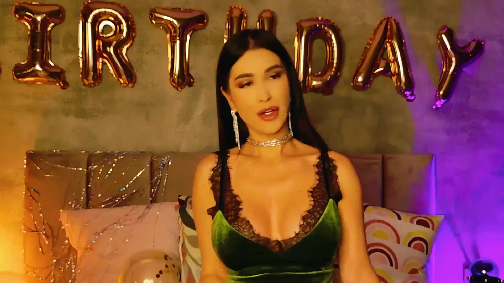 Gallery image thumbnail from AllisonDesire's myfreecams stream on, 02/08/2025, 22:00 image 3 of 20