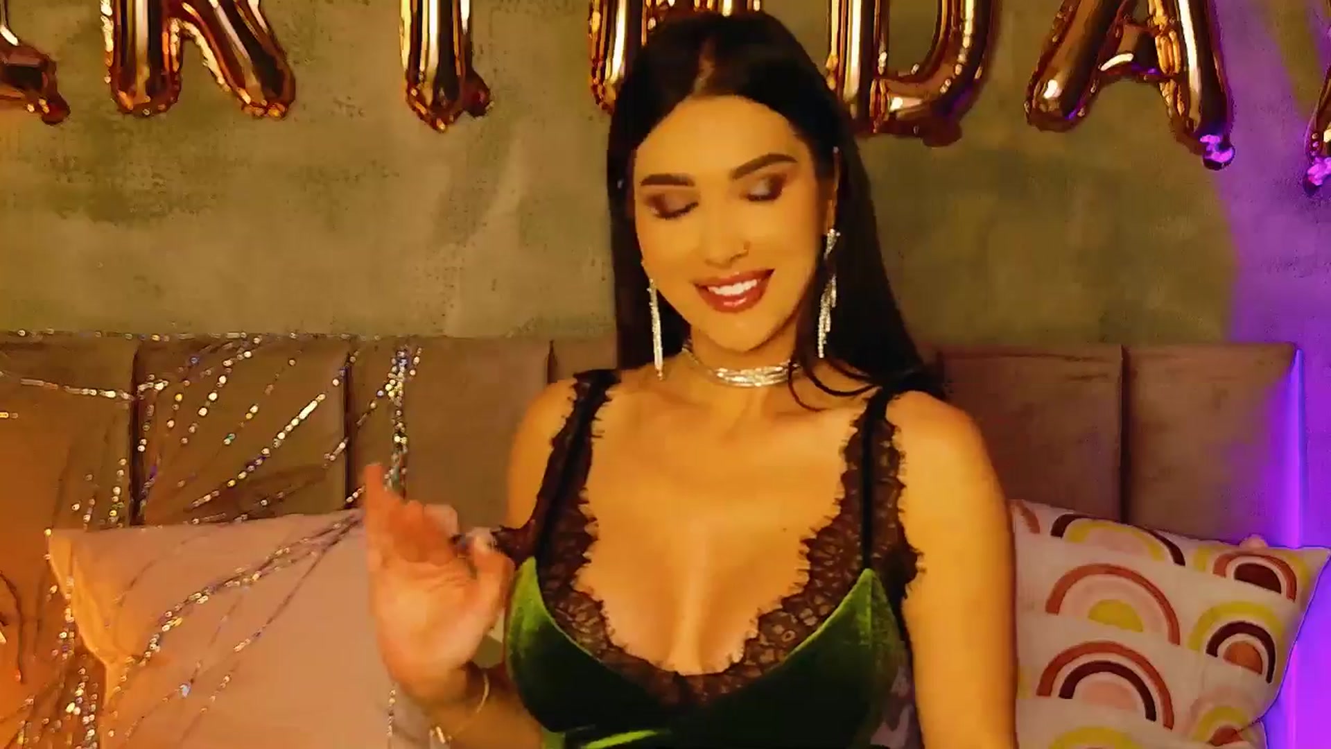 Gallery image thumbnail from AllisonDesire's myfreecams stream on, 02/08/2025, 22:00 image 15 of 20