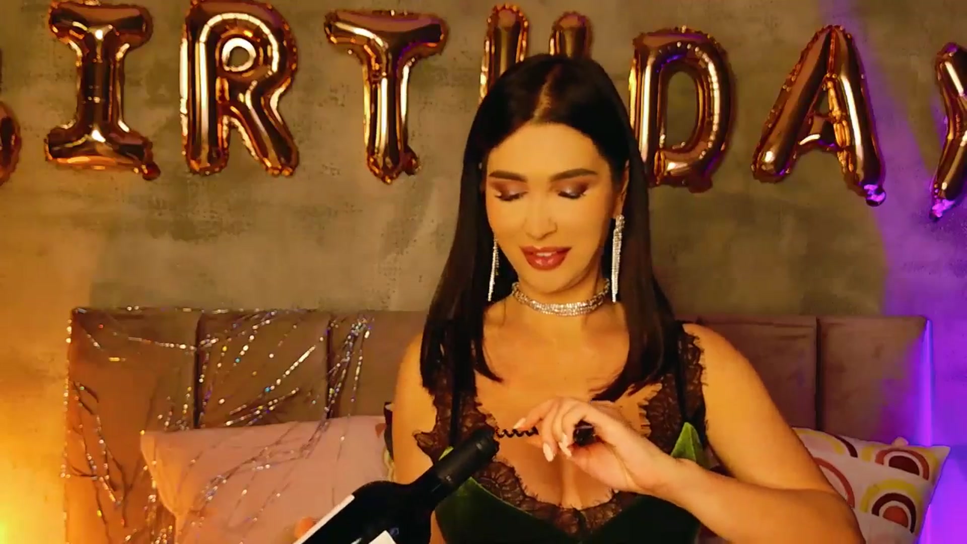 Gallery image thumbnail from AllisonDesire's myfreecams stream on, 02/08/2025, 22:00 image 9 of 20