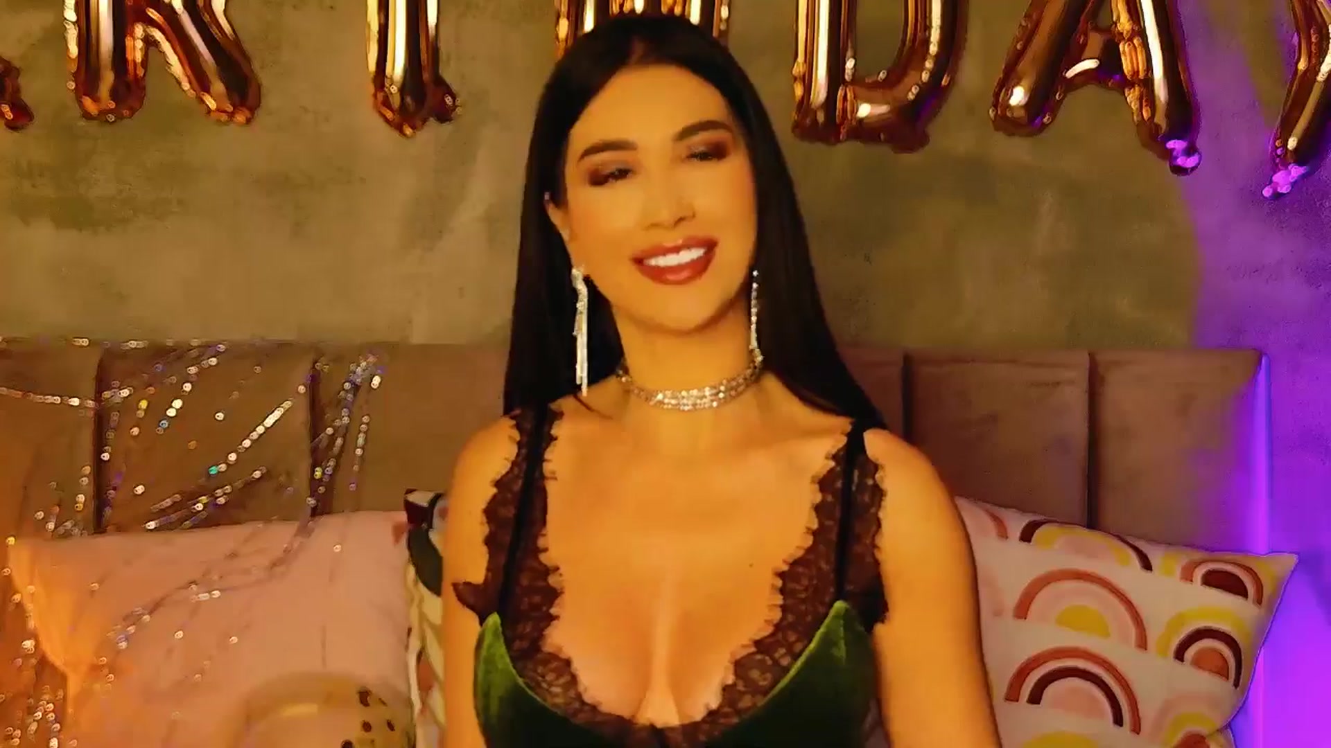 Gallery image thumbnail from AllisonDesire's myfreecams stream on, 02/08/2025, 22:00 image 6 of 20