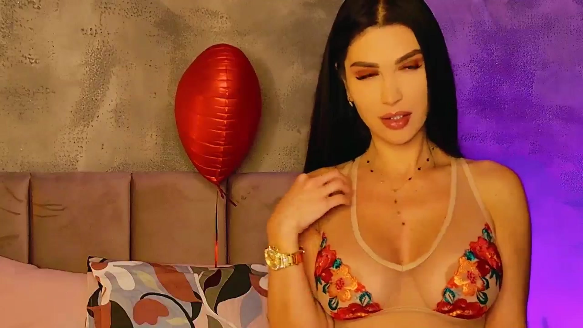 Gallery image thumbnail from AllisonDesire's myfreecams stream on, 02/14/2025, 17:29 image 9 of 20
