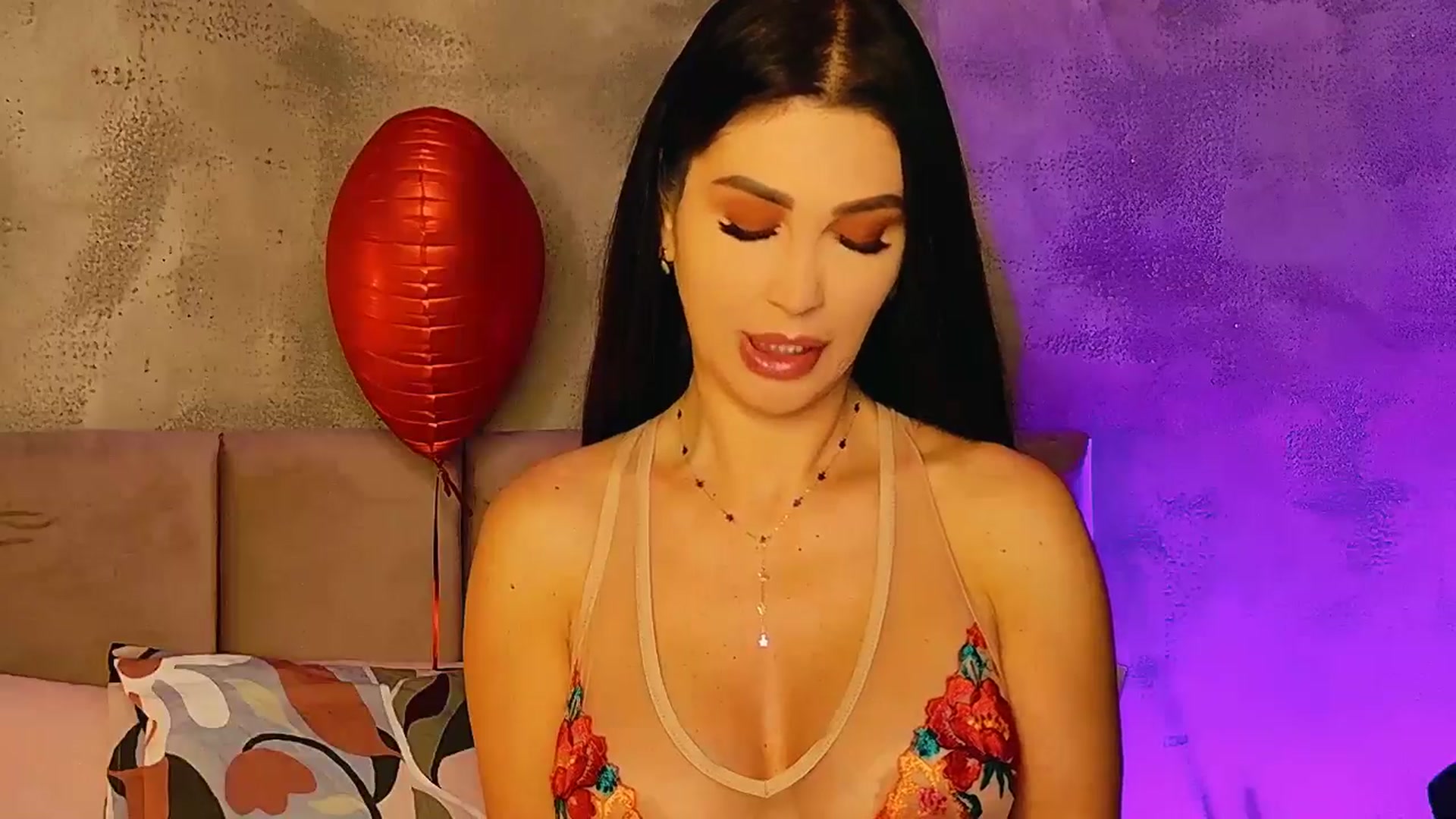 Gallery image thumbnail from AllisonDesire's myfreecams stream on, 02/14/2025, 17:29 image 10 of 20
