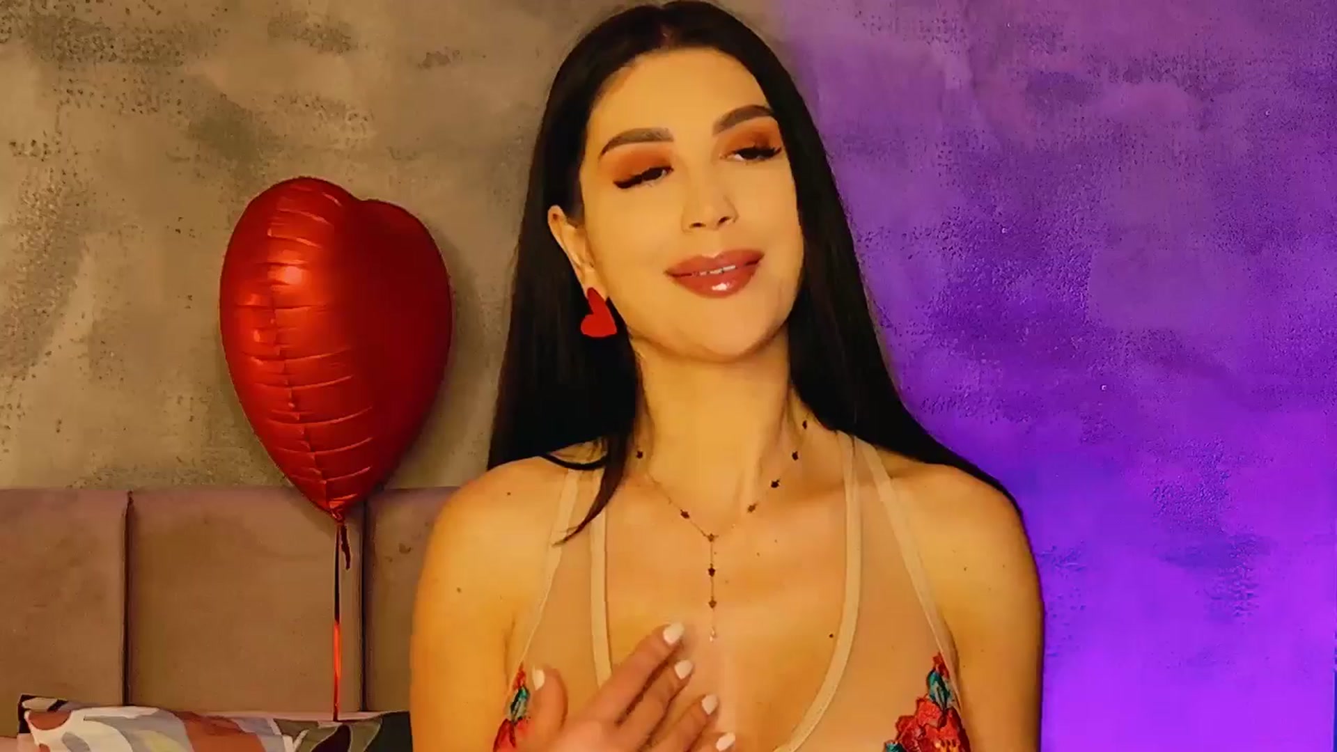 Gallery image thumbnail from AllisonDesire's myfreecams stream on, 02/14/2025, 17:29 image 15 of 20