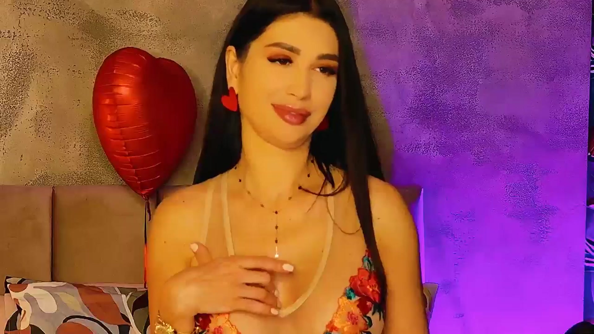 Gallery image thumbnail from AllisonDesire's myfreecams stream on, 02/14/2025, 17:29 image 18 of 20