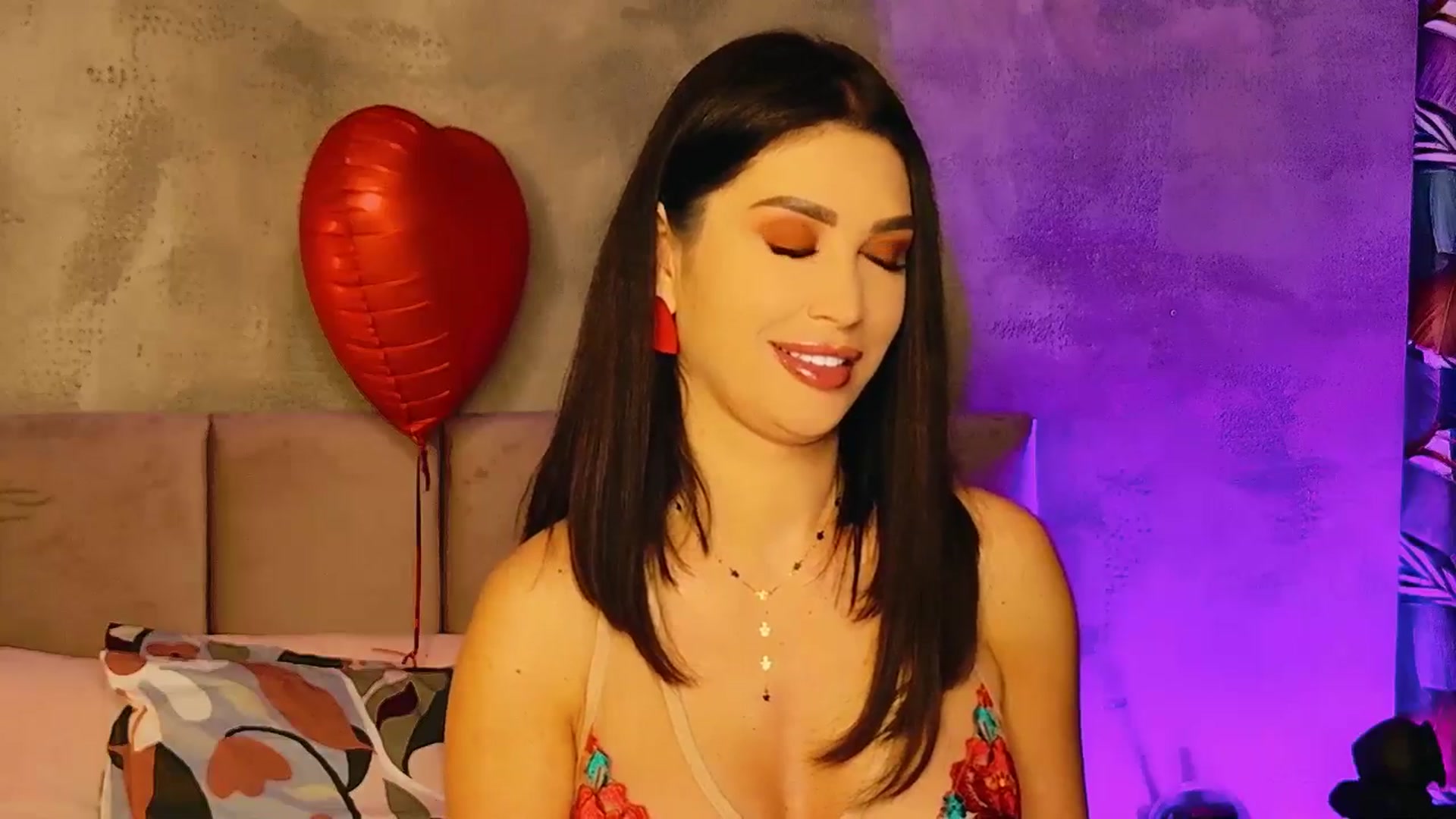 Gallery image thumbnail from AllisonDesire's myfreecams stream on, 02/14/2025, 18:22 image 8 of 20