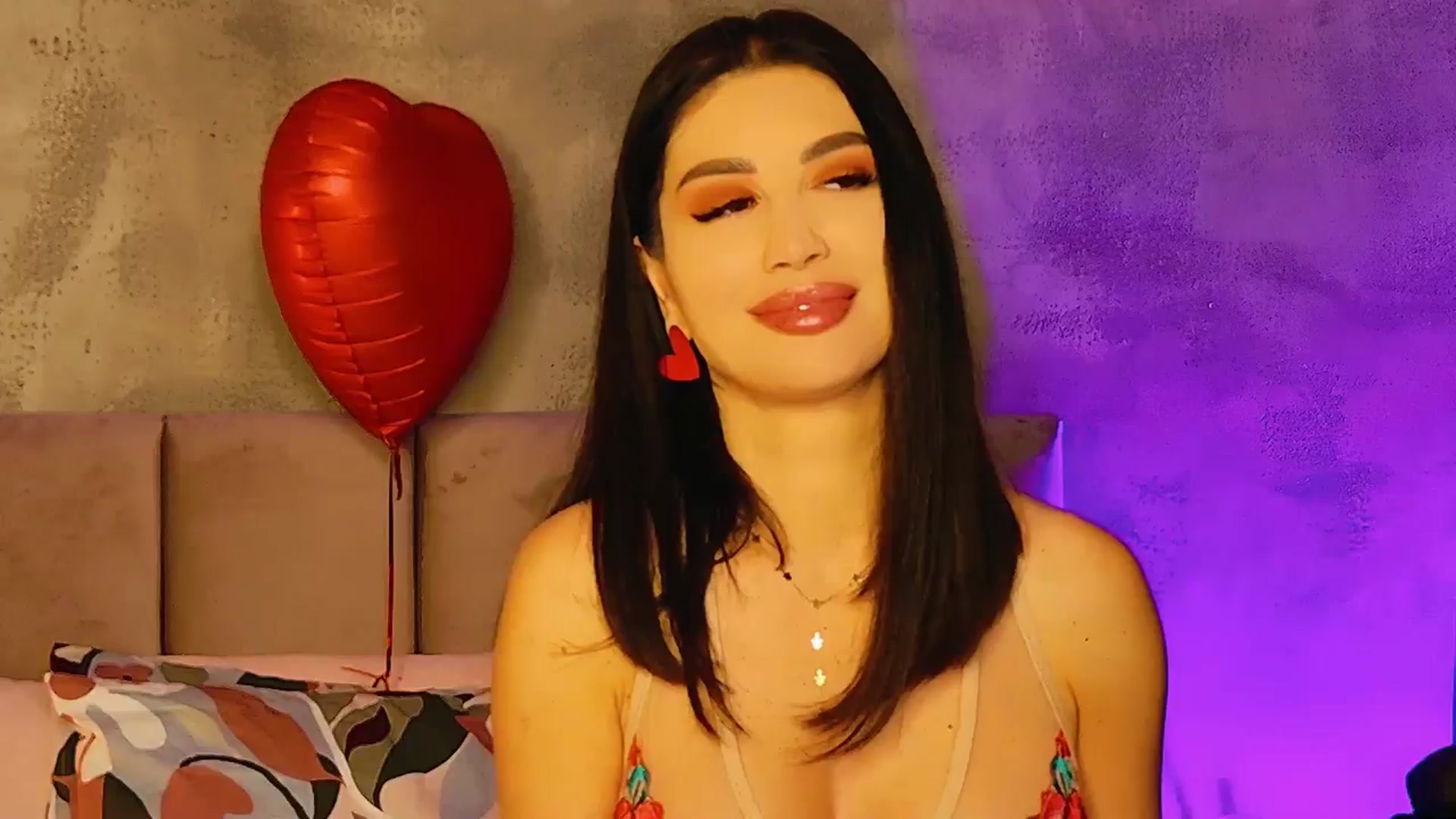 Gallery image thumbnail from AllisonDesire's myfreecams stream on, 02/14/2025, 18:22 image 1 of 20