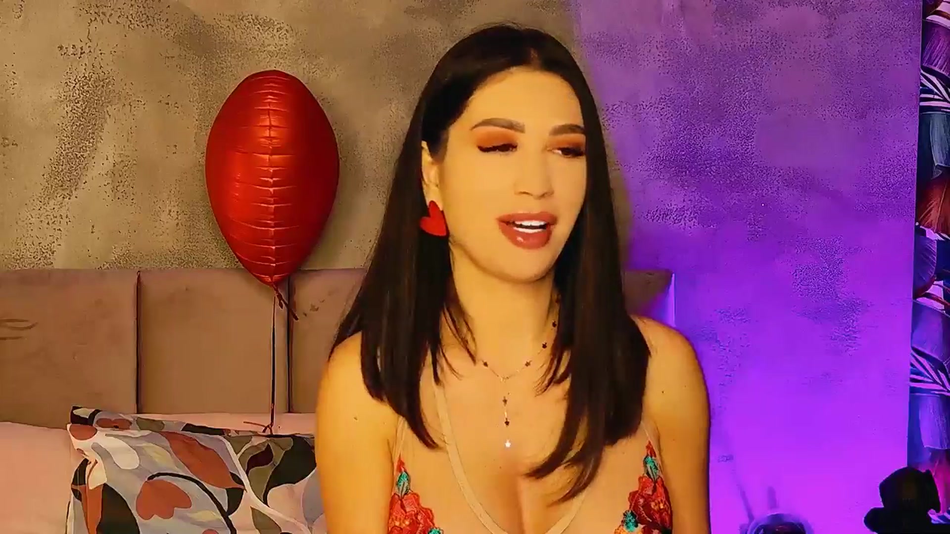 Gallery image thumbnail from AllisonDesire's myfreecams stream on, 02/14/2025, 18:22 image 5 of 20