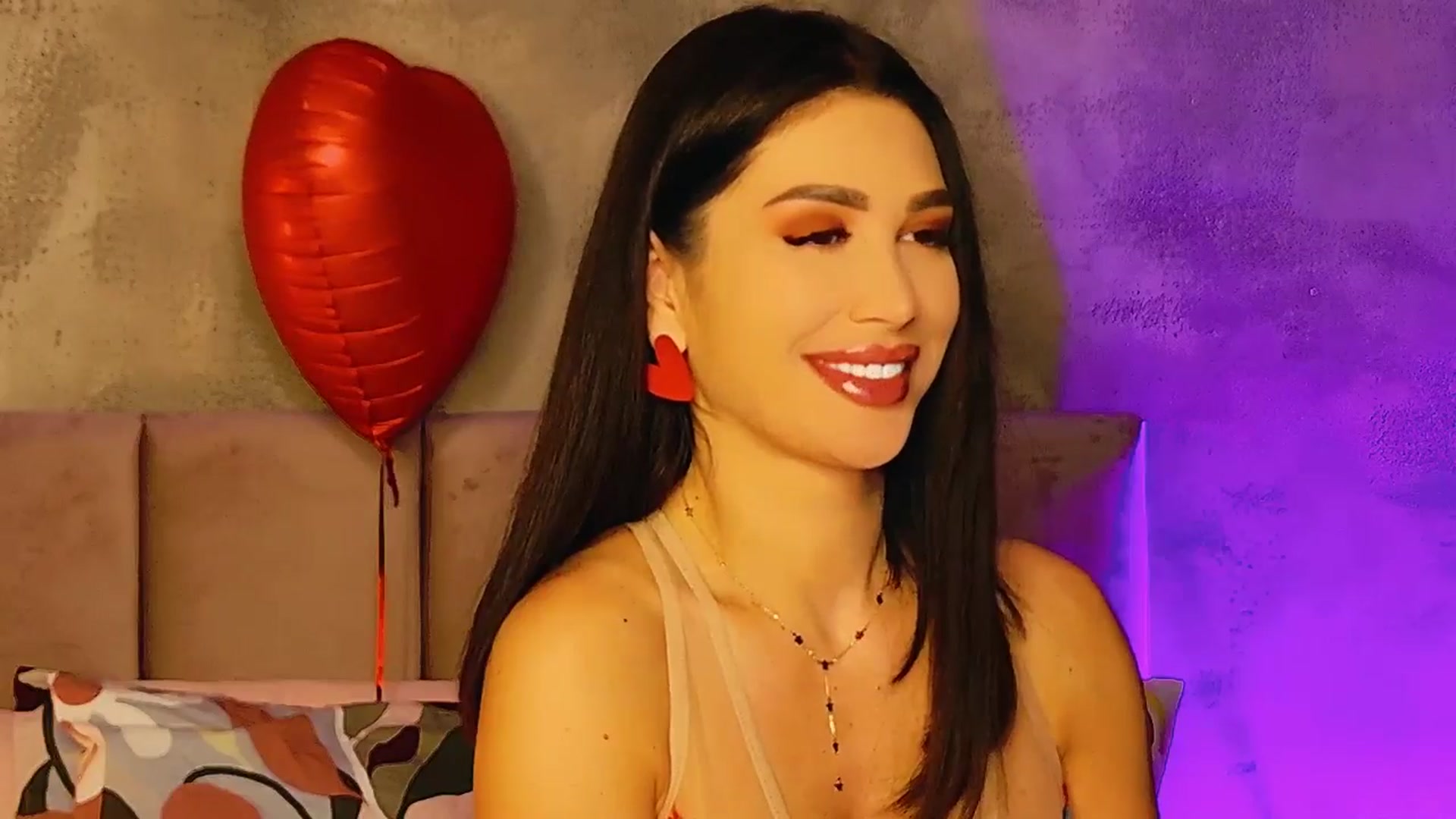 Gallery image thumbnail from AllisonDesire's myfreecams stream on, 02/14/2025, 19:22 image 2 of 20